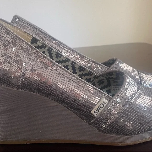 Toms Women's Sparkling Silver Wedge - Picture 3 of 4